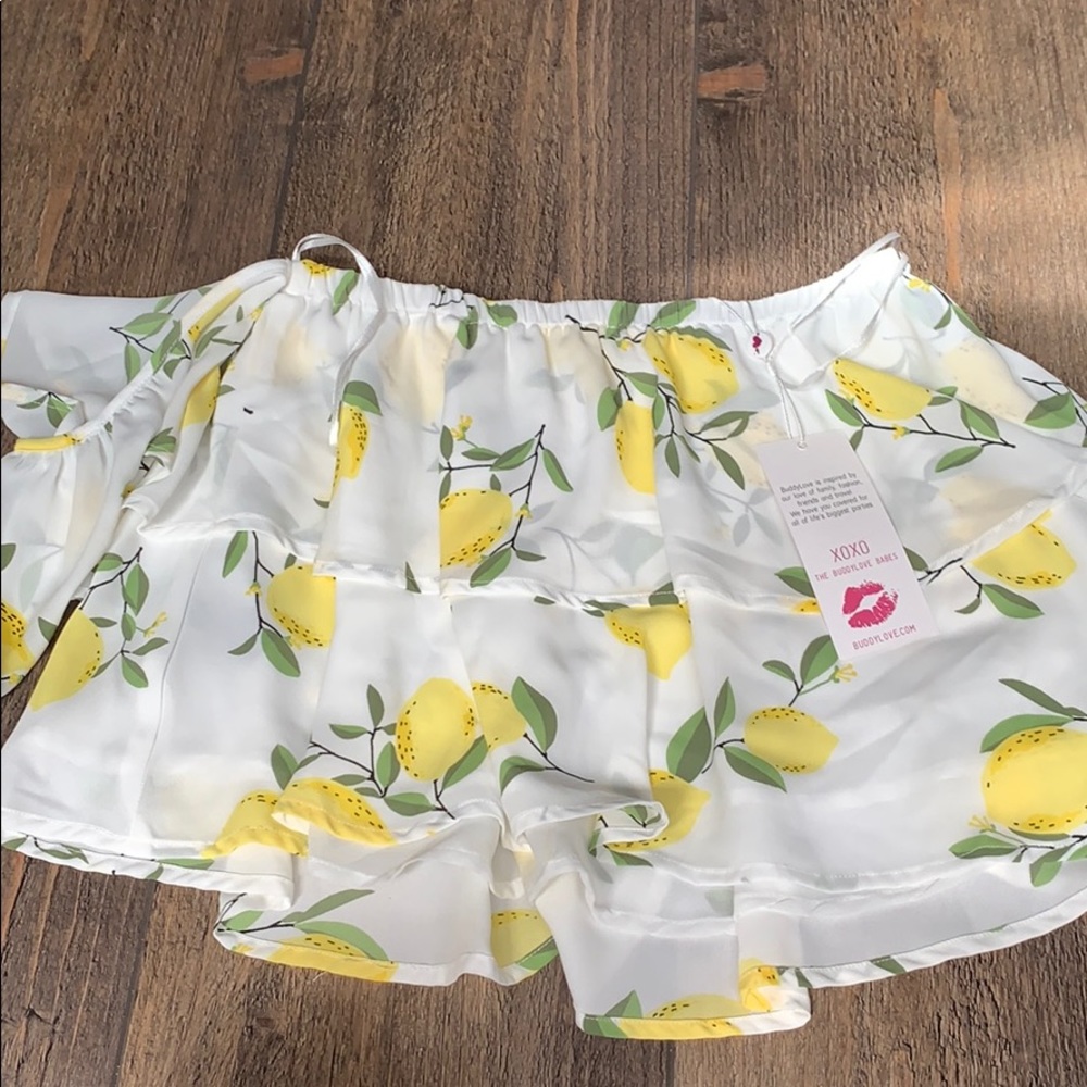 Boutique off the shoulder shirt never worn